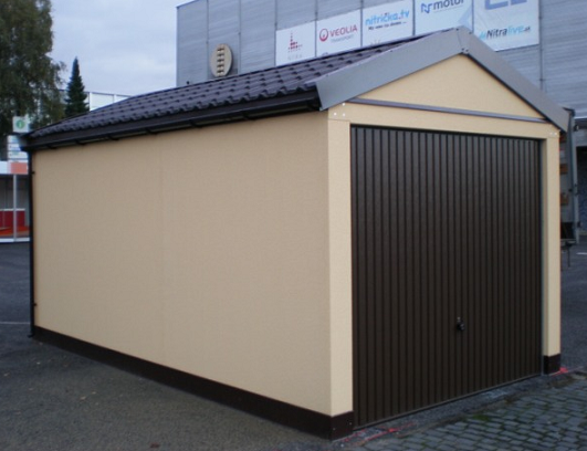 Montovaná garáž s omítkou a sedlovou střechou