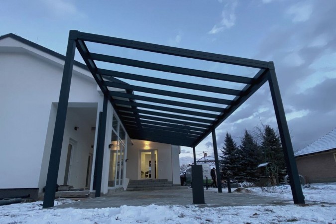 Hliníková pergola jako prodloužená ruka domu