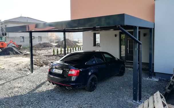 Ochrana automobilu i cesty ke dveřím