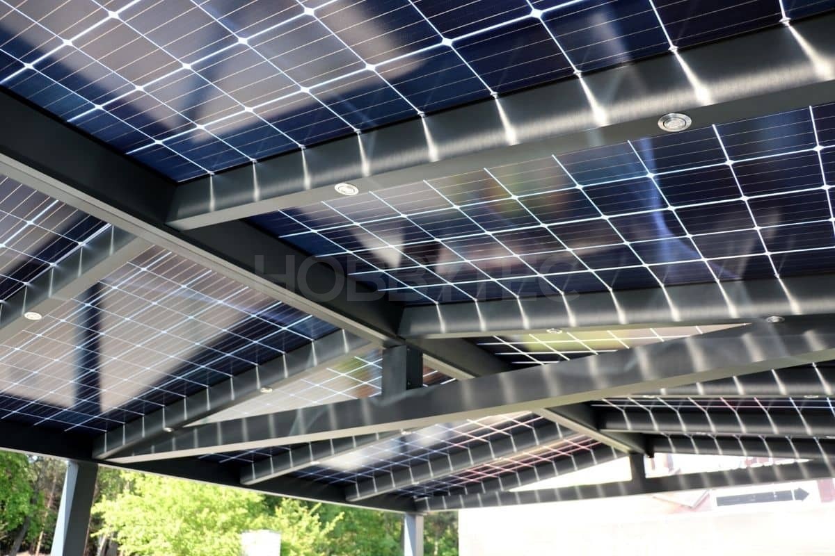 Přístřešek pro auto se solárními panely | hobbytec.cz