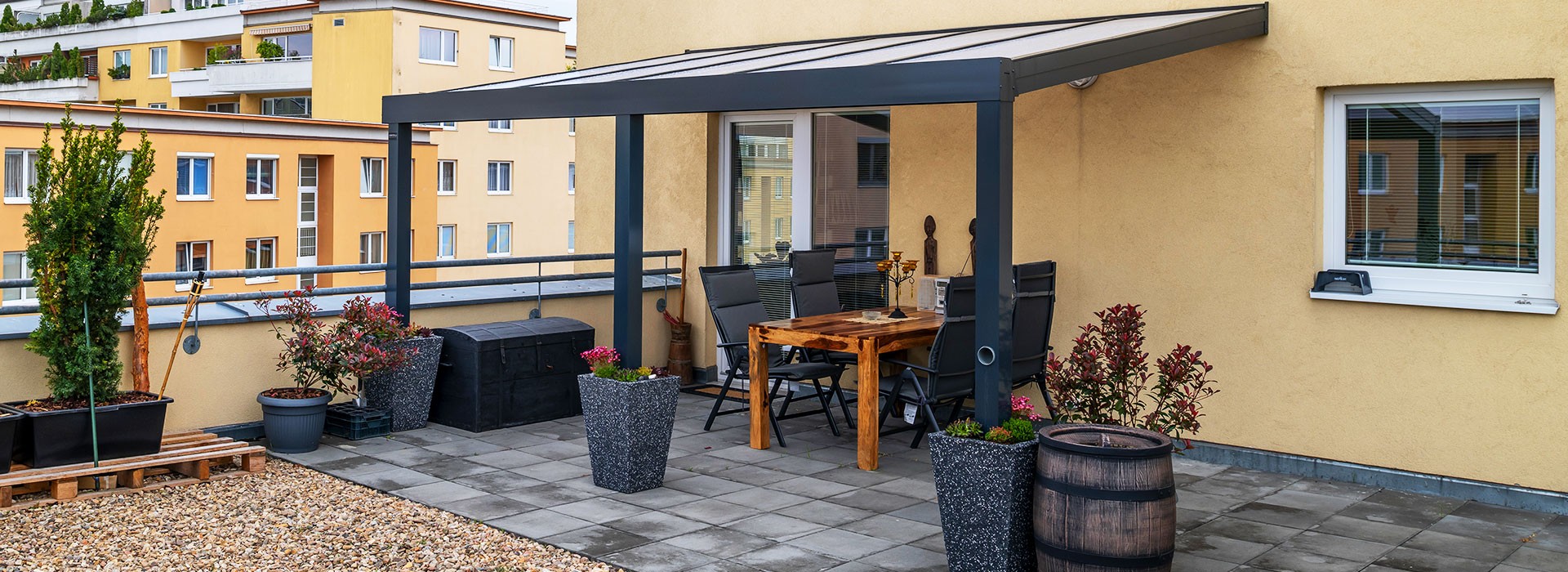 Pergola ke zdi zastřešená SankyoAlumi