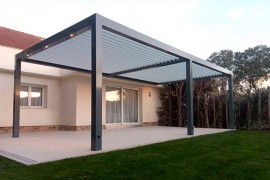 Bioklimatická pergola SEESKY kotvená do domu