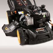 Riwall PRO RPM 4630 B multifunkční travní sekačka 4 v 1 s benzinovým motorem a pojezdem
