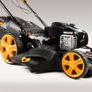 Riwall PRO RPM 4630 B multifunkční travní sekačka 4 v 1 s benzinovým motorem a pojezdem