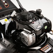 Riwall PRO RPM 4630 B multifunkční travní sekačka 4 v 1 s benzinovým motorem a pojezdem