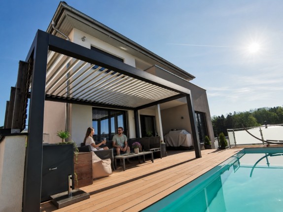 Bioklimatická pergola SEESKY samostatně stojící