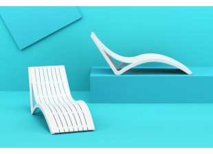 Zahradní plastové lehátko